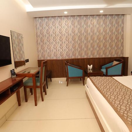 Hotel Leela Grande Karnāl Εξωτερικό φωτογραφία
