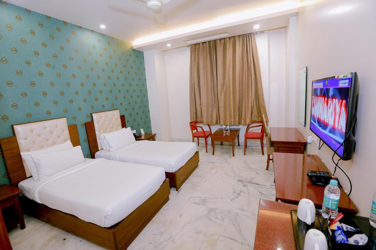 Hotel Leela Grande Karnāl Εξωτερικό φωτογραφία