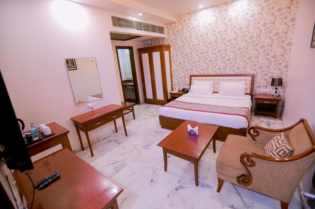 Hotel Leela Grande Karnāl Εξωτερικό φωτογραφία