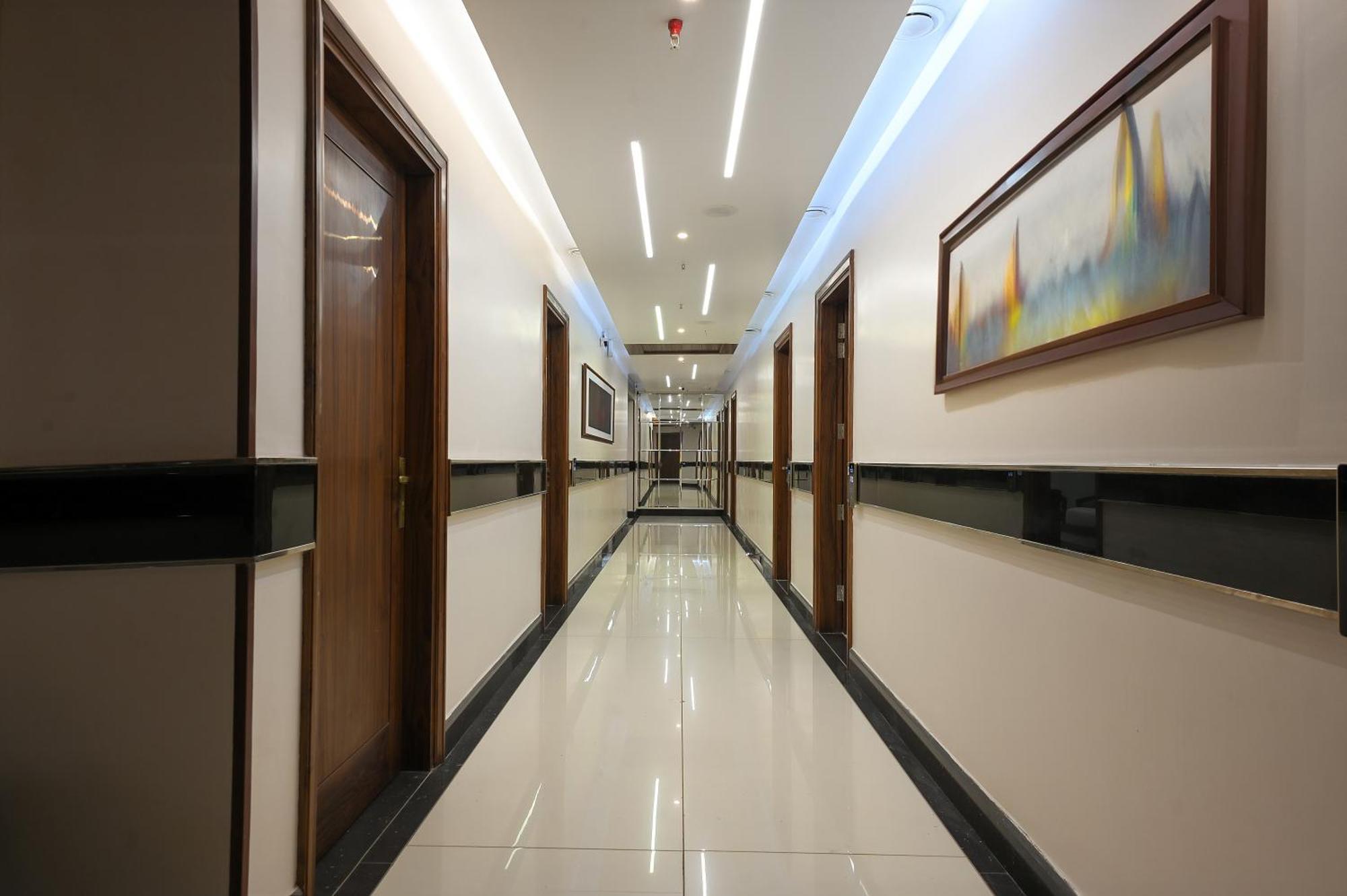 Hotel Leela Grande Karnāl Εξωτερικό φωτογραφία