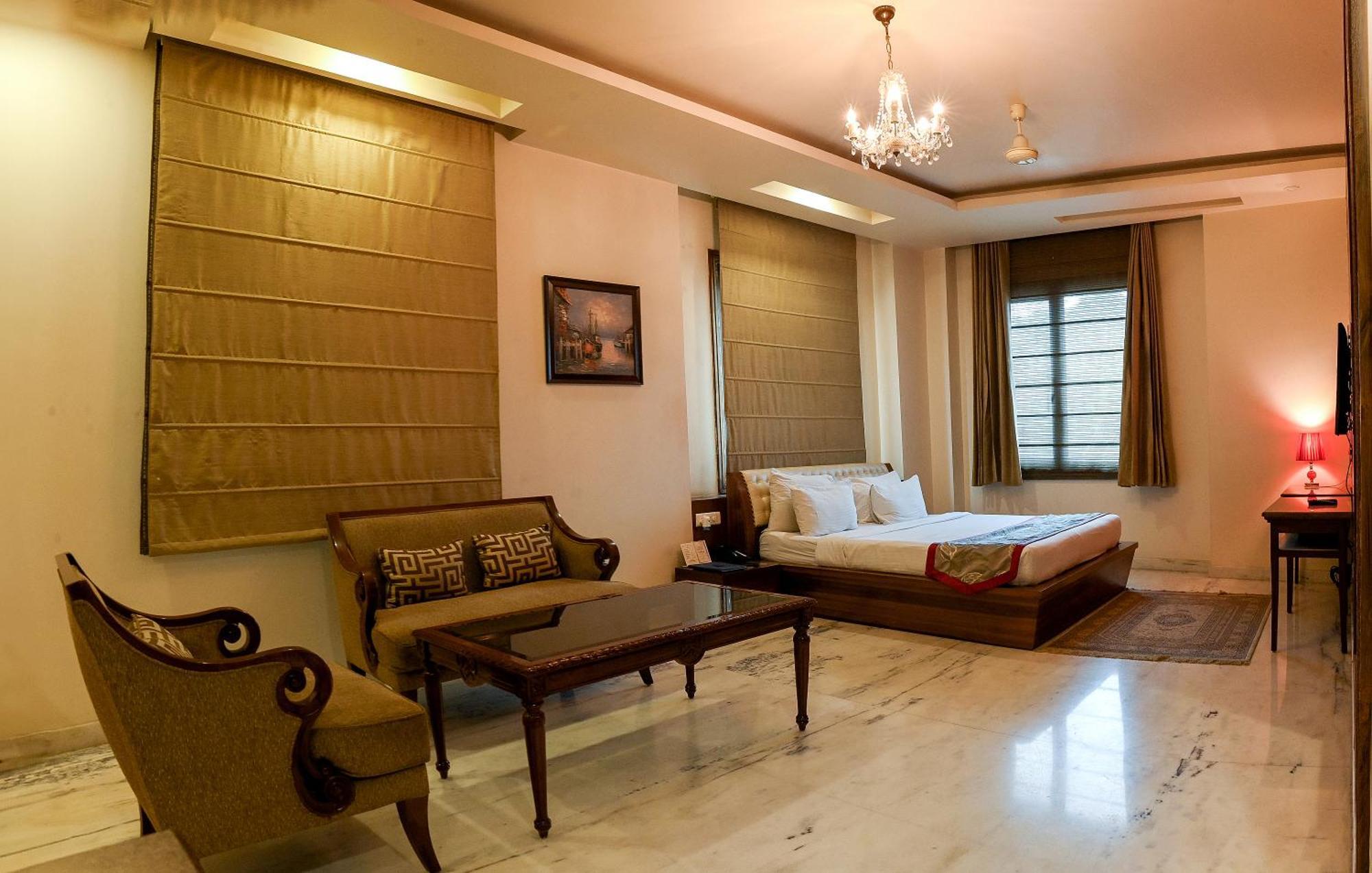 Hotel Leela Grande Karnāl Εξωτερικό φωτογραφία