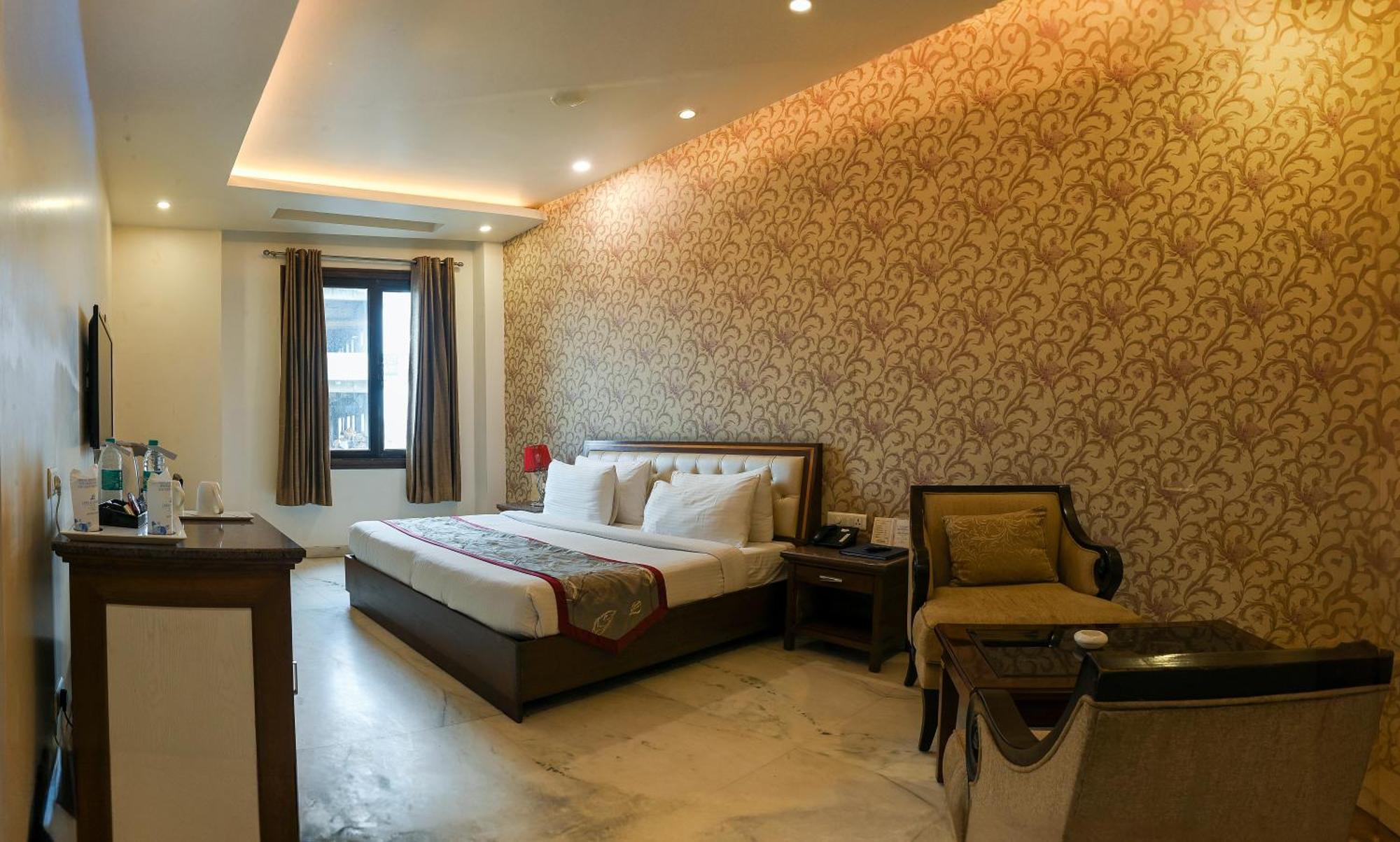 Hotel Leela Grande Karnāl Εξωτερικό φωτογραφία