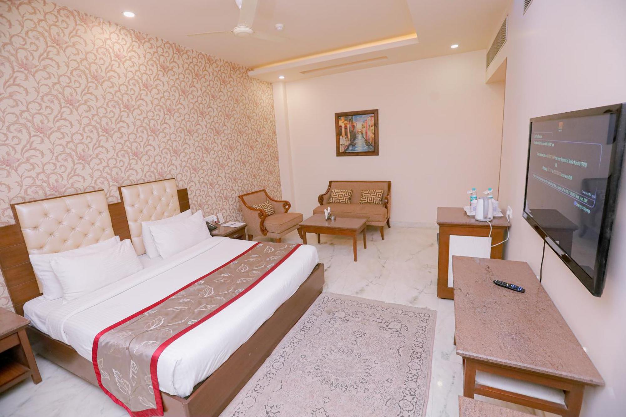 Hotel Leela Grande Karnāl Εξωτερικό φωτογραφία