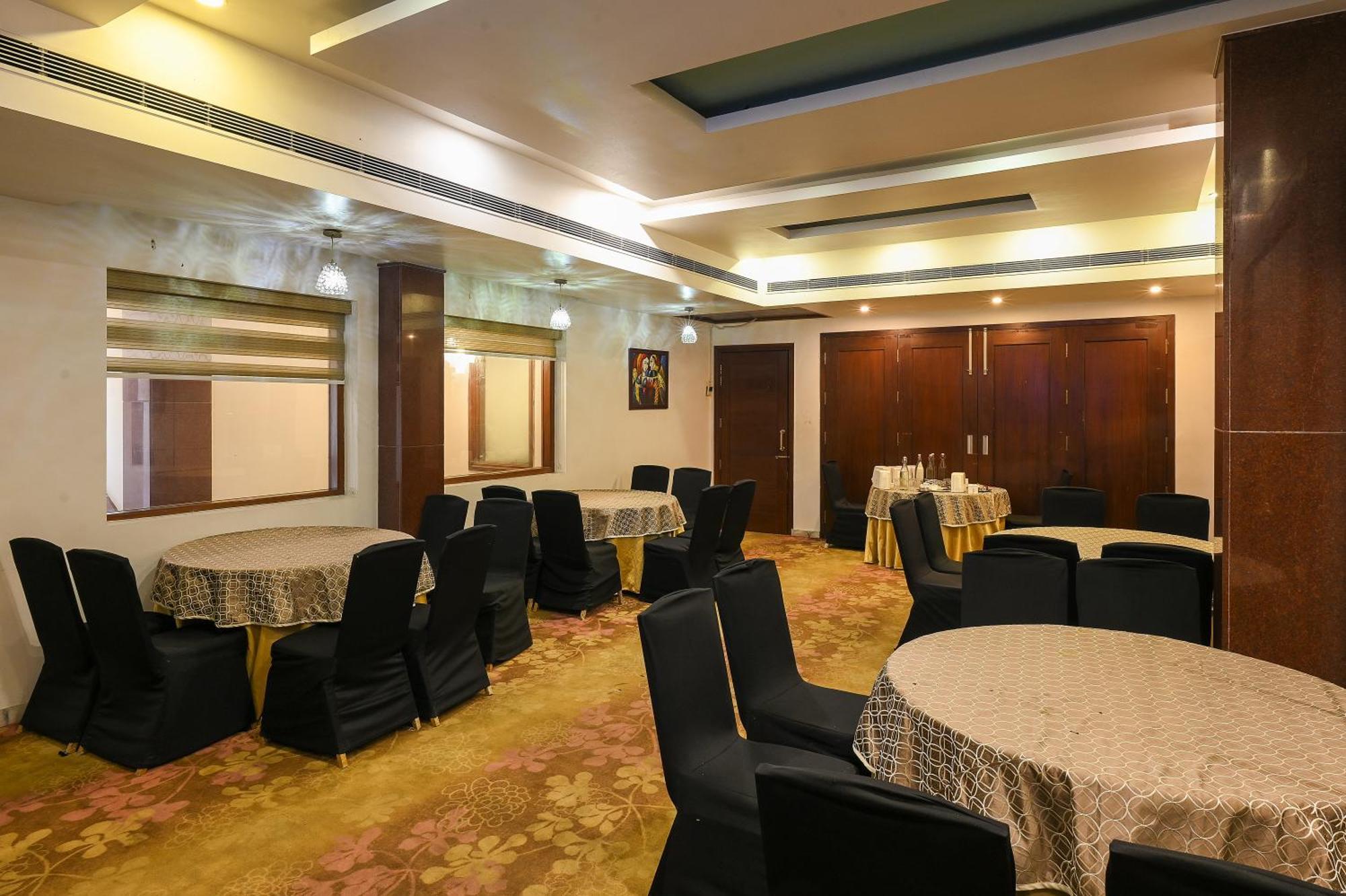 Hotel Leela Grande Karnāl Εξωτερικό φωτογραφία