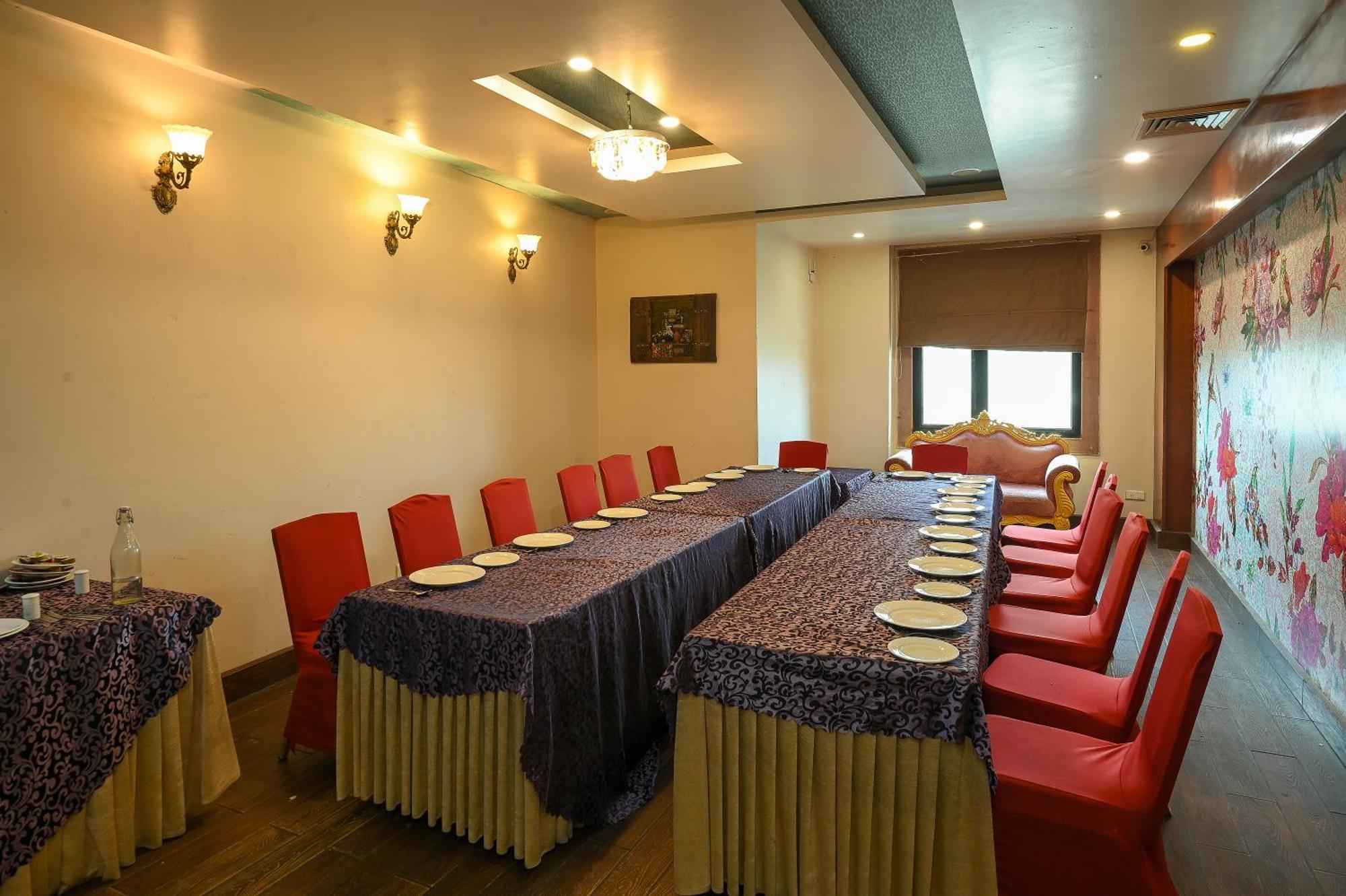 Hotel Leela Grande Karnāl Εξωτερικό φωτογραφία