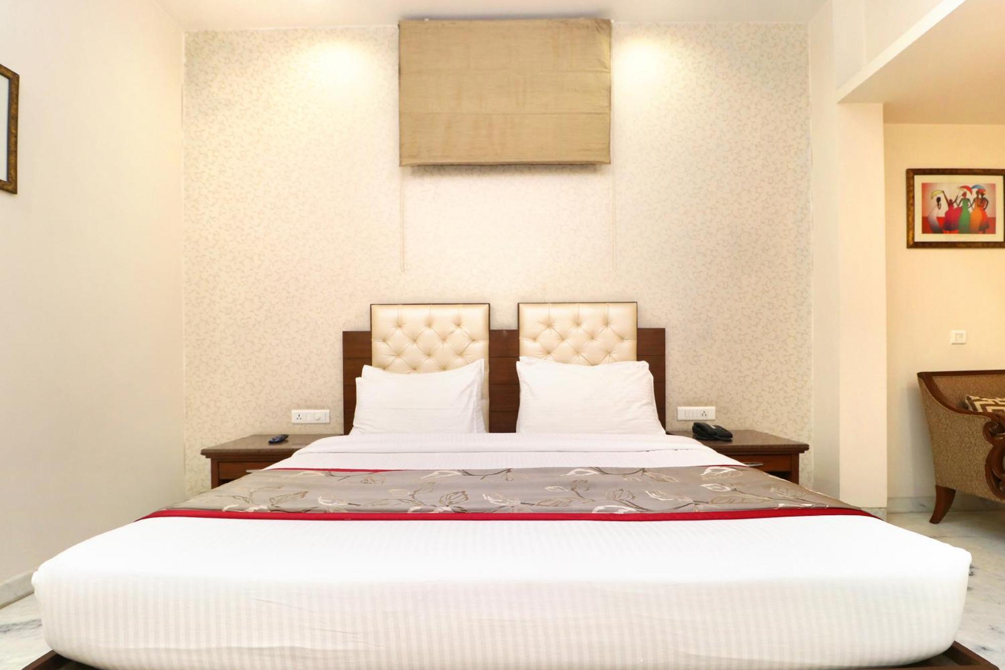 Hotel Leela Grande Karnāl Εξωτερικό φωτογραφία