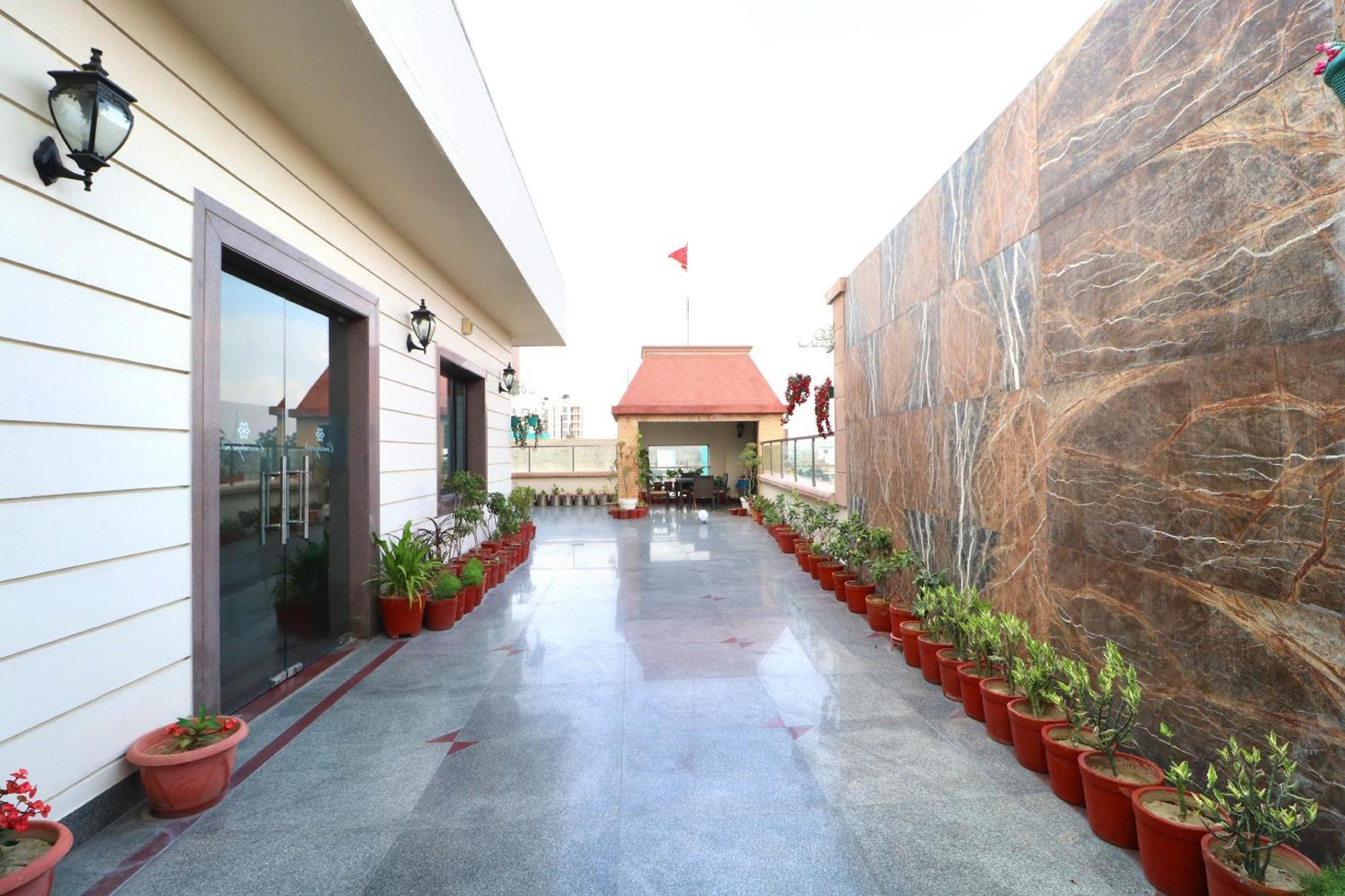 Hotel Leela Grande Karnāl Εξωτερικό φωτογραφία