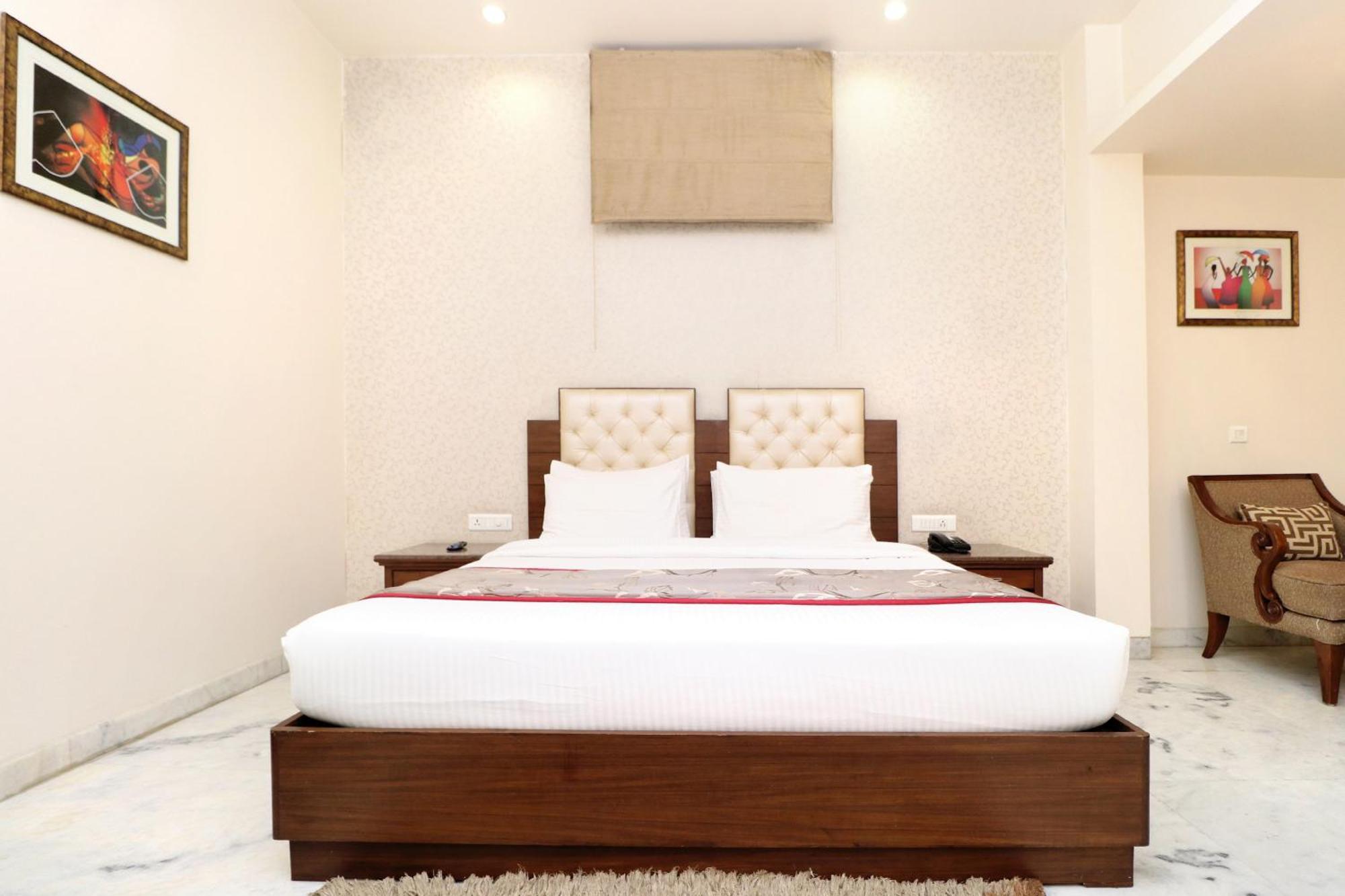 Hotel Leela Grande Karnāl Εξωτερικό φωτογραφία