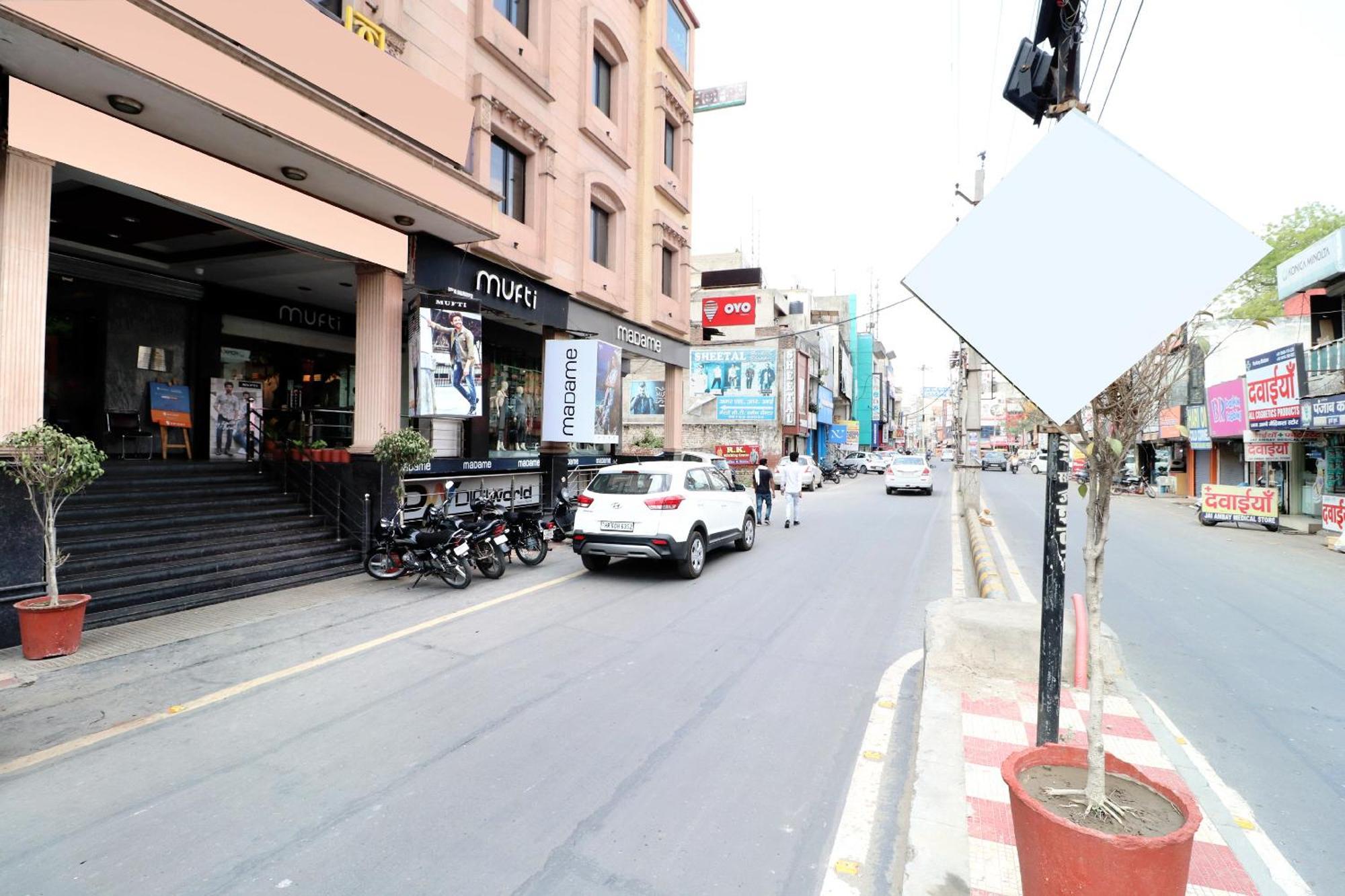 Hotel Leela Grande Karnāl Εξωτερικό φωτογραφία