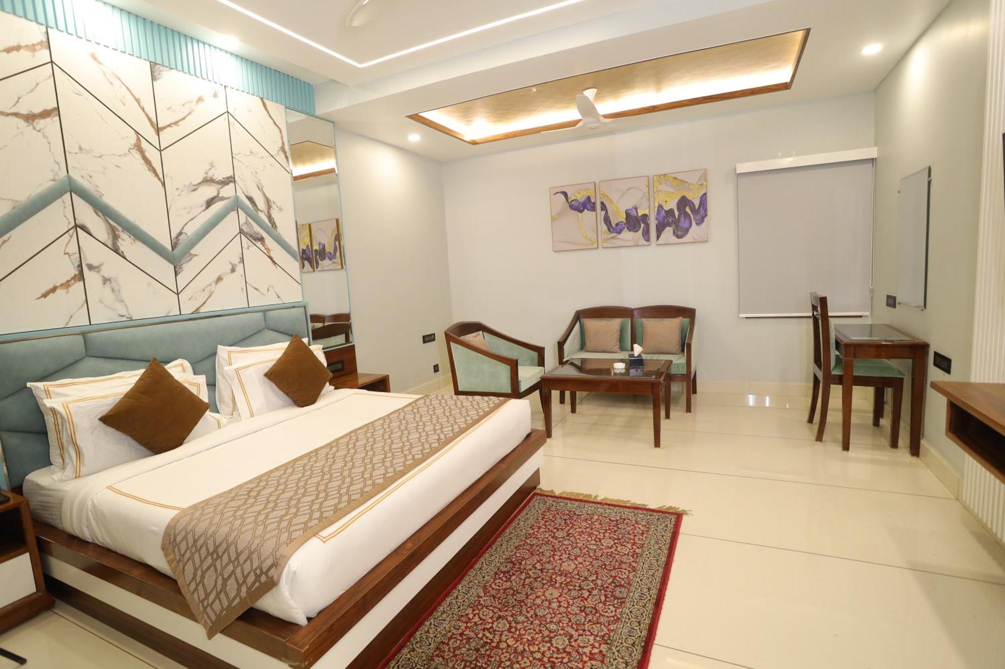 Hotel Leela Grande Karnāl Εξωτερικό φωτογραφία