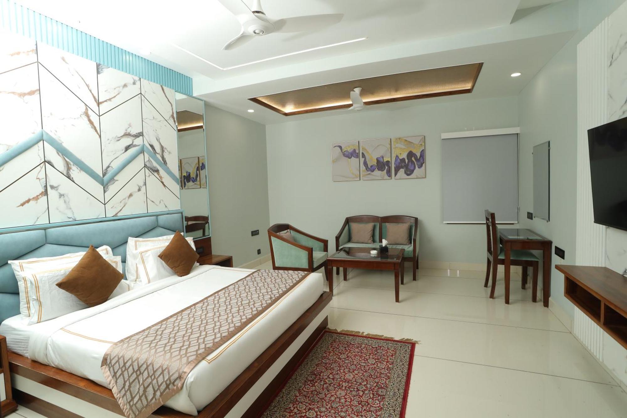 Hotel Leela Grande Karnāl Εξωτερικό φωτογραφία